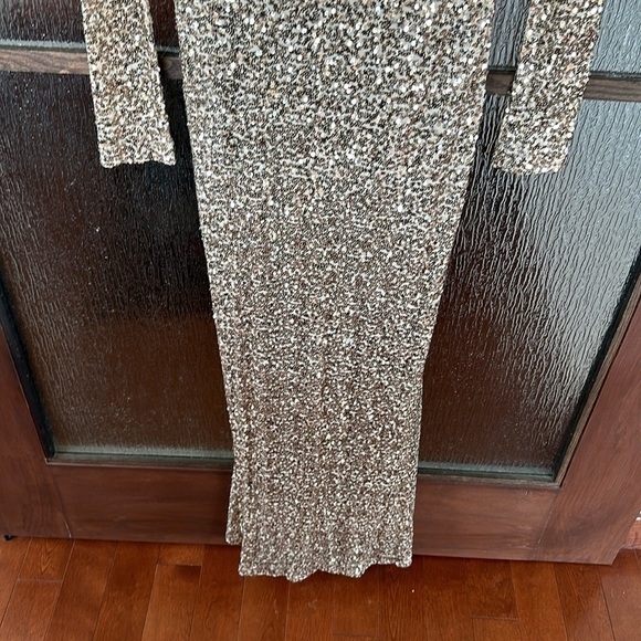 BADGLEY MISCHKA Gold Sequin Long Sleeve Boat Neck Cowl Back Stretch Maxi Gown 8 - Picture 8 of 11